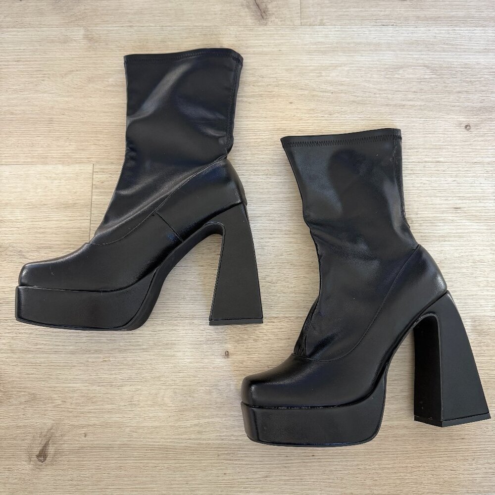 Chase and Chloe Boots Platform Black Faux Leather Retro New Size 9